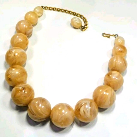 Pink marbled lucite, gold tone choker/. Necklace. Vintage mid century - Picture 1 of 14